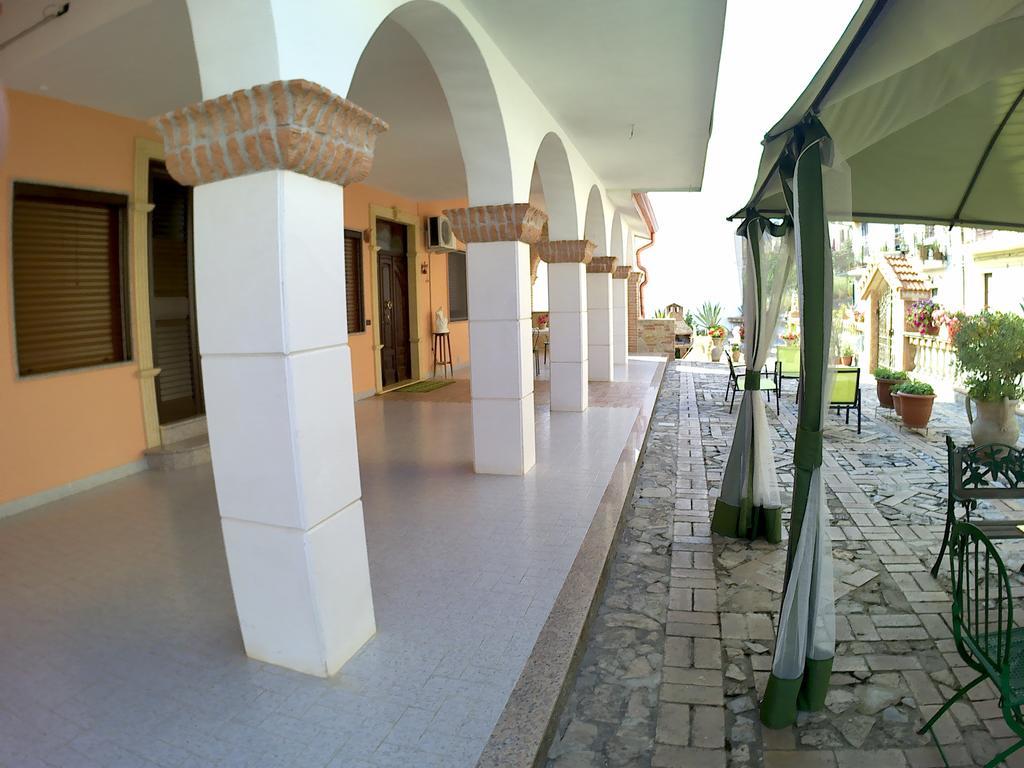 San Nicola dellʼAlto B&B Castello Michelina المظهر الخارجي الصورة