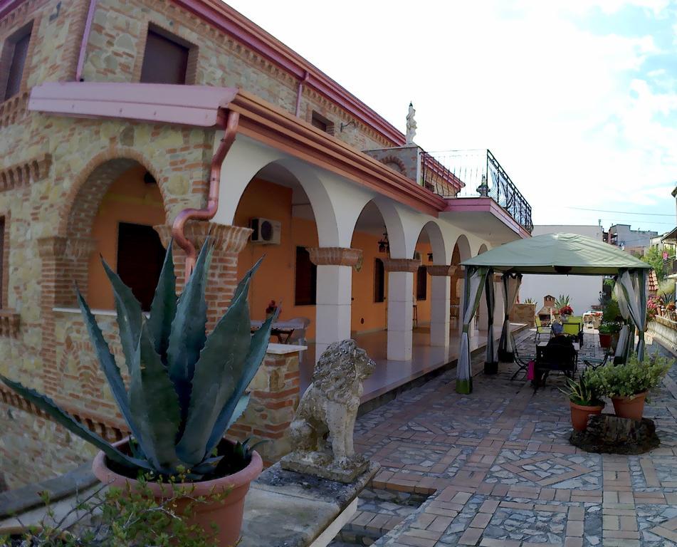 San Nicola dellʼAlto B&B Castello Michelina المظهر الخارجي الصورة